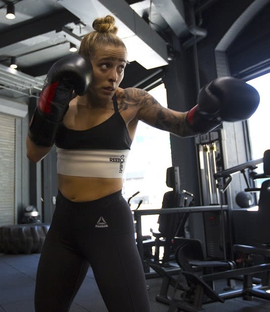 dara-dogpound-boxing-punch.jpg dara-dogpound-punch