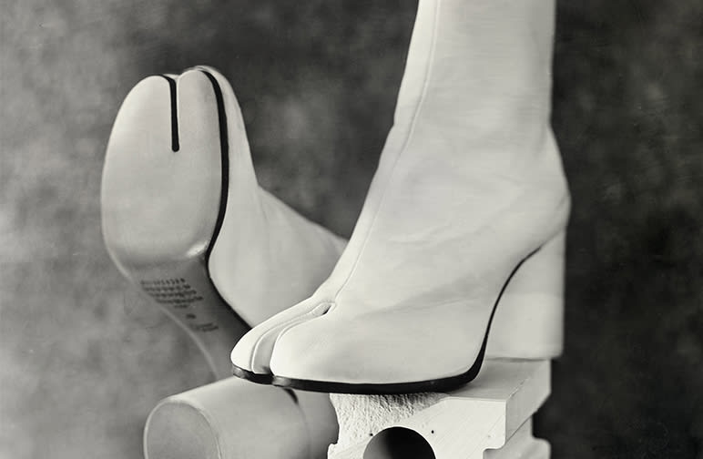 margiela x reebok tabi sneaker